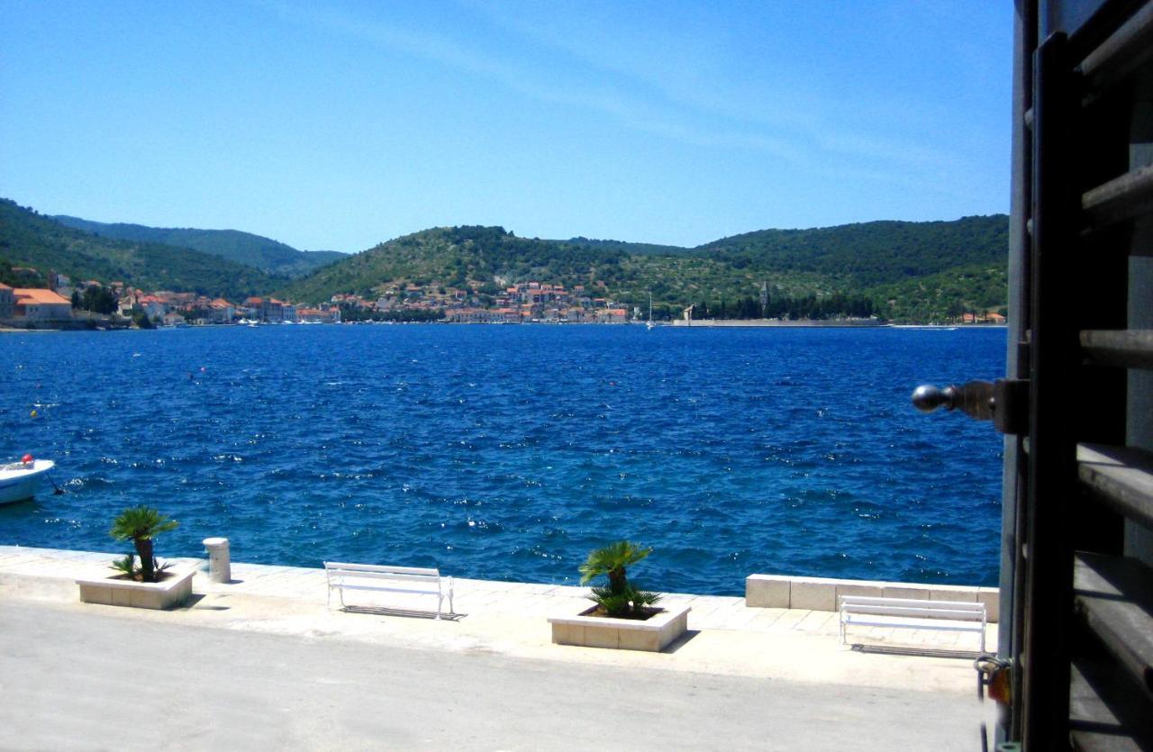 Apartman uz More Vis Exterior foto