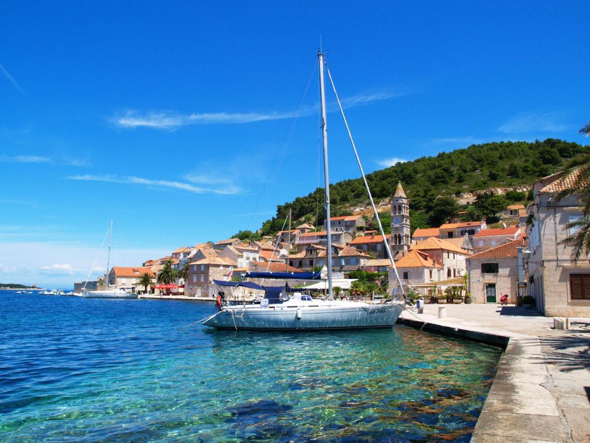 Apartman uz More Vis Exterior foto