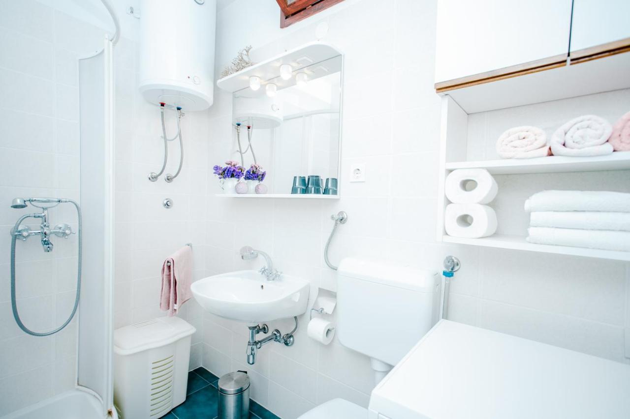 Apartman uz More Vis Exterior foto