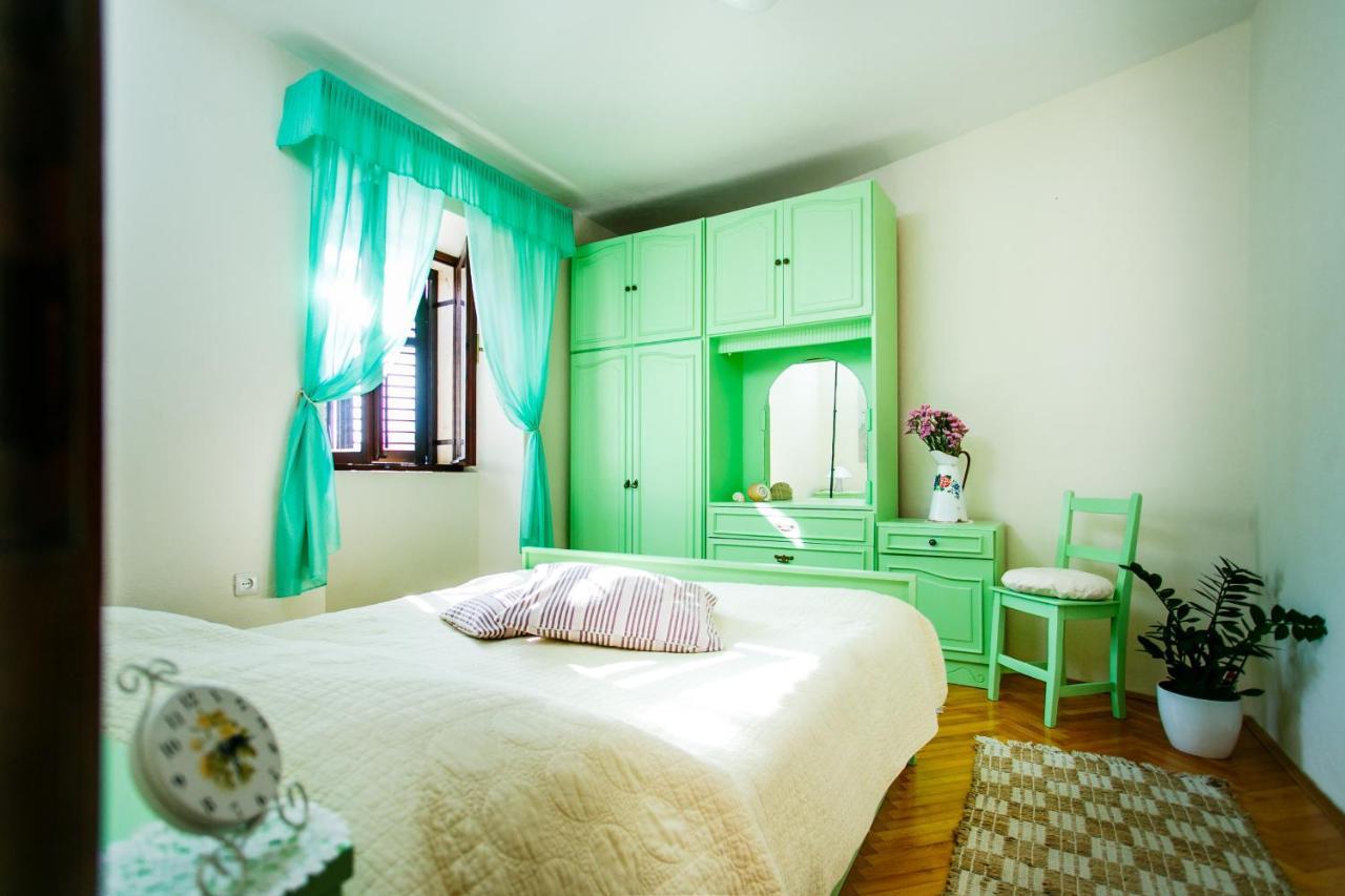 Apartman uz More Vis Exterior foto